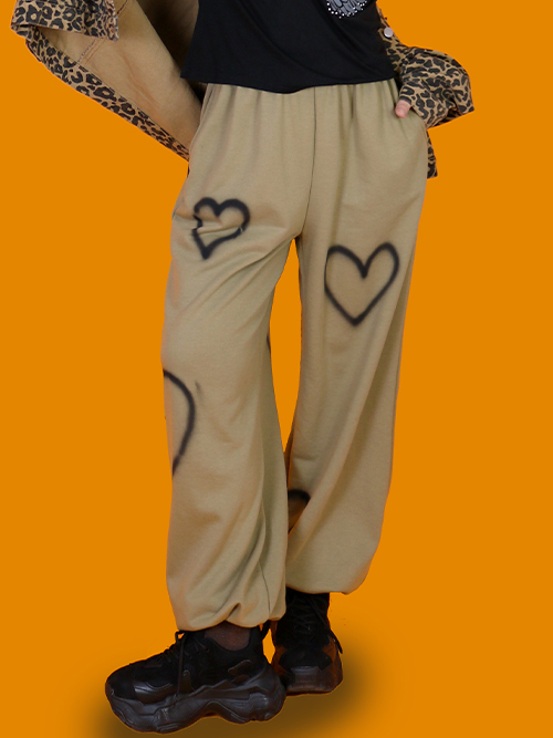 heart graffiti jogger pants (2color)